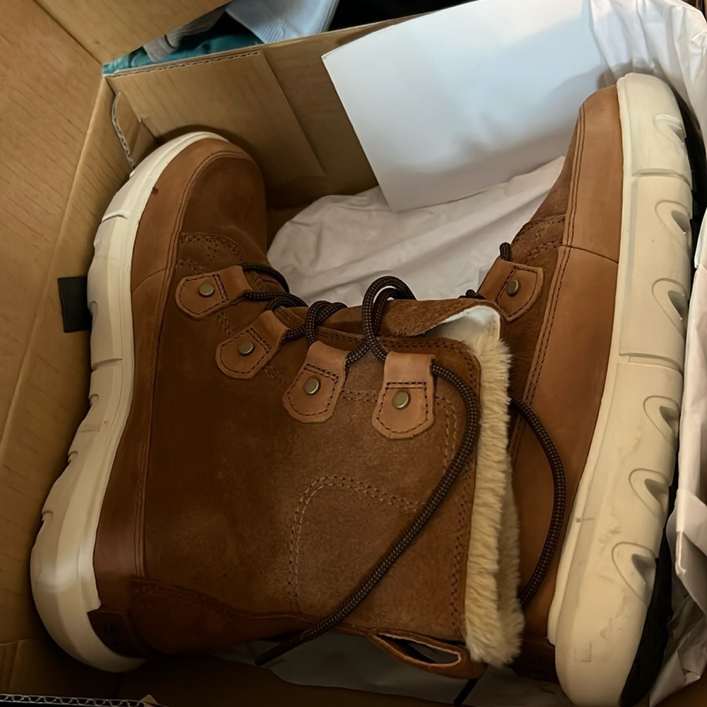 In box  Sorel Explorer II Joan Faux Fur Waterproof Boots Brown Suede Leather 7